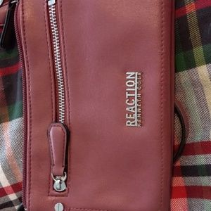 Reaction Kenneth Cole small purse